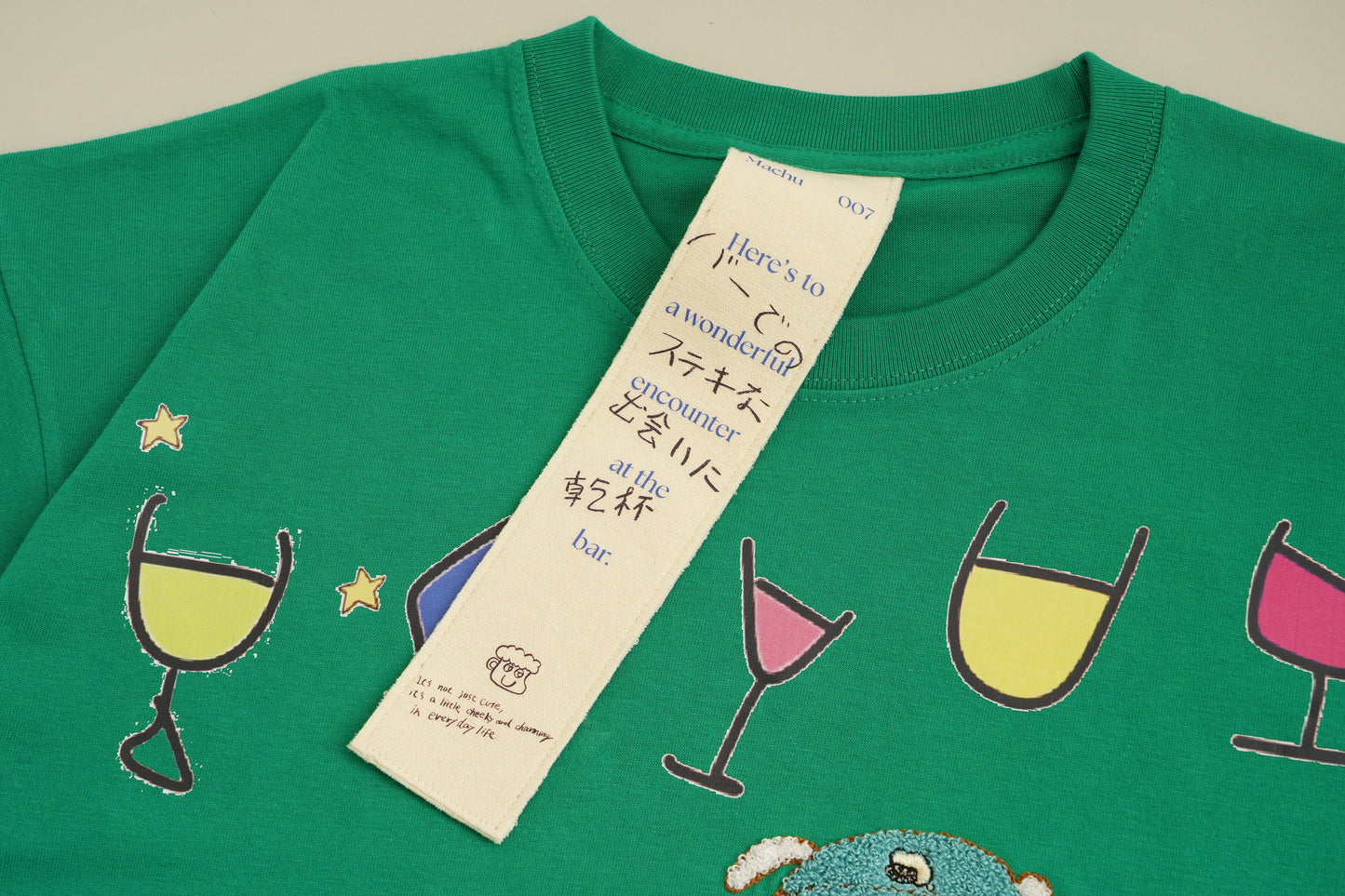 007バーでのステキな出会いに乾杯Tshirt (酔っ払いver)