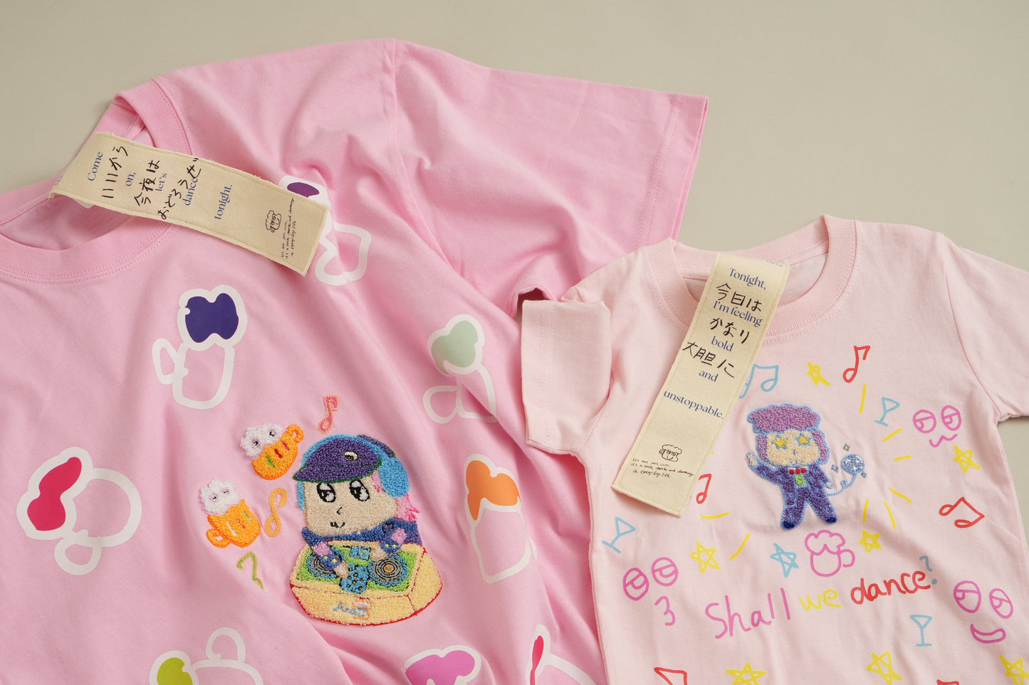 002今日はかなり大胆に kidz Tshirt