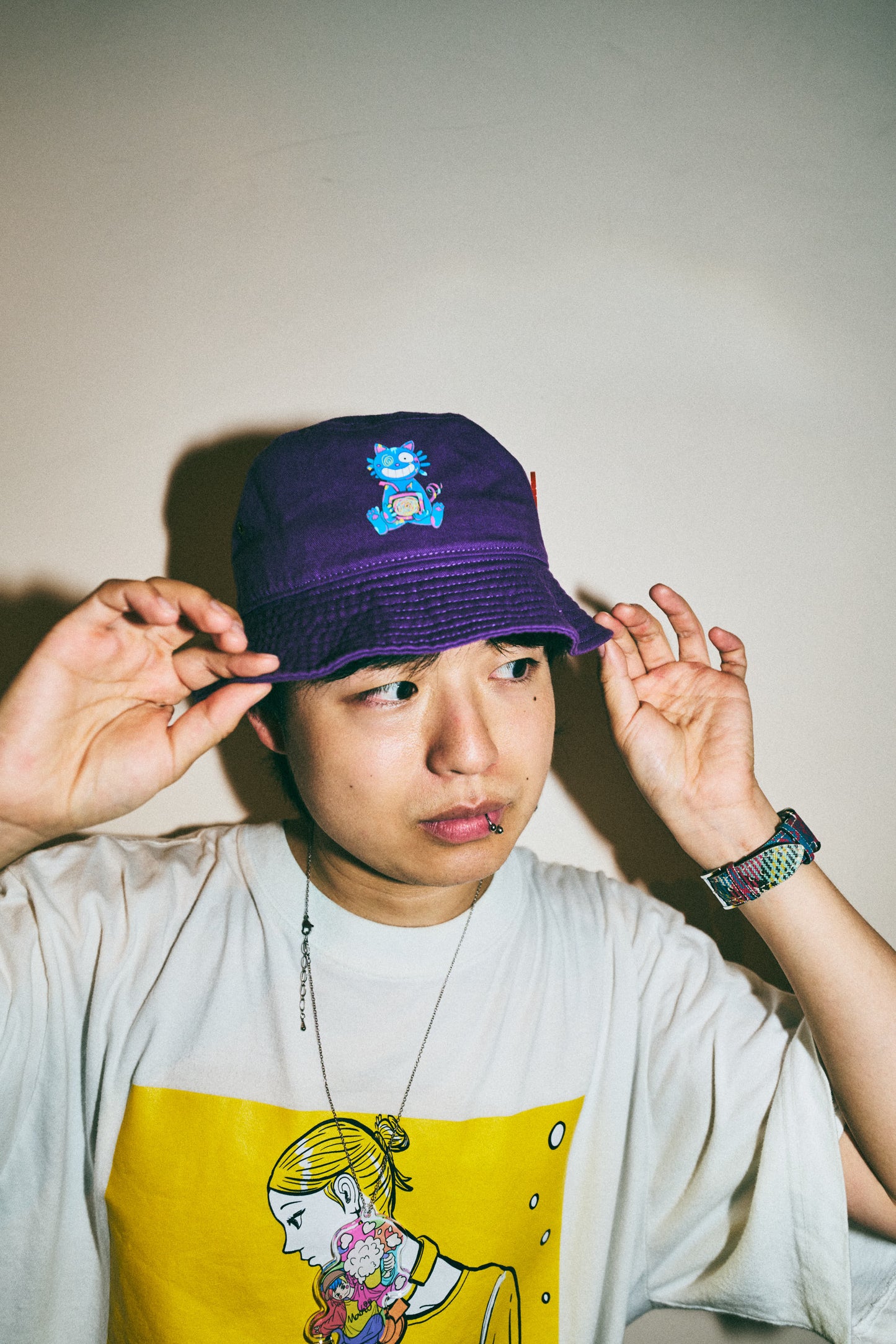 Nutty cat bucket hat